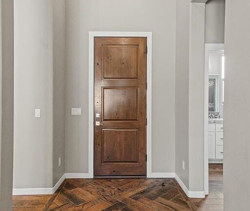 5th image of 4531 Miramar Arc