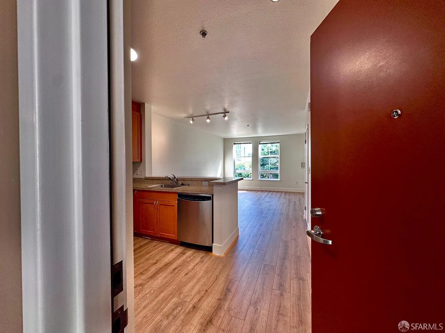1 bed, 1.0 bath, 717 sqft, $3,995 — Photo 1