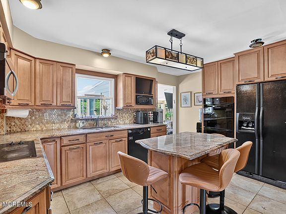 4th image of 55 Roslyn Court