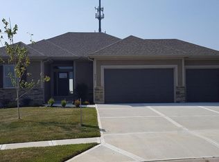 4334 S Stone Canyon Dr, Blue Springs, MO 64015