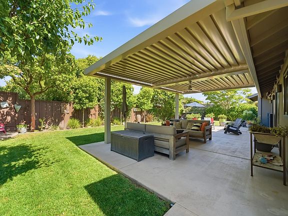 5th image of 159 Lucas Park Drive