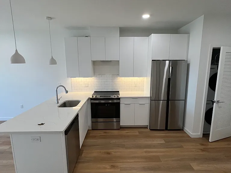 207 Freeway Dr E #3 — Photo 5