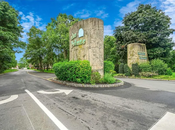 289 Lake Pointe Dr #289, Middle Island, NY 11953