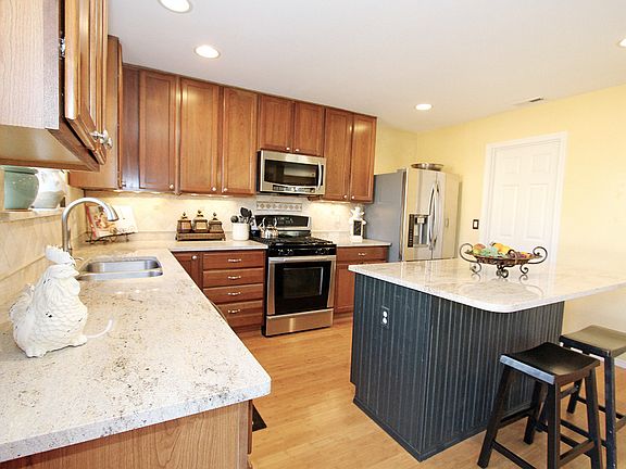 4th image of 33926 SE Indian Plum St