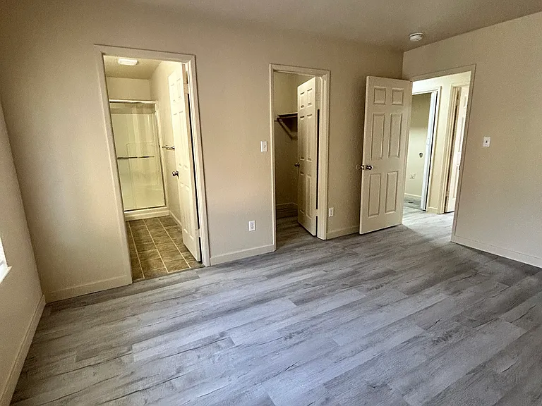 1424 Sylvan Ave — Photo 8