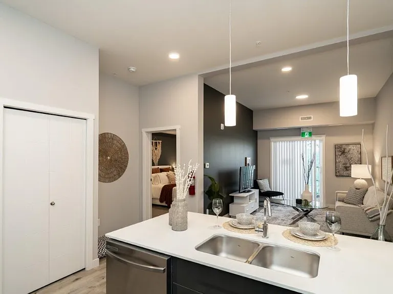 425 Ballantrae Dr — Photo 47