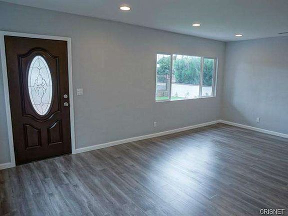 3rd image of 15417 Archwood St