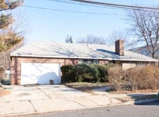 53 Stevens St, Roosevelt, NY 11575
