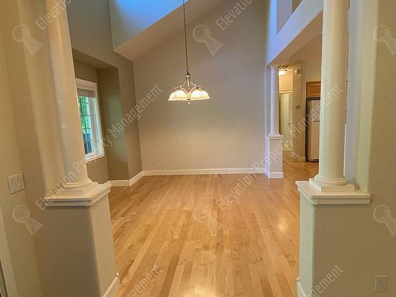 4th image of 20601 NE Sierra Dr