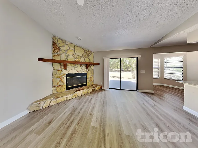 23515 Shining Star Dr — Photo 2