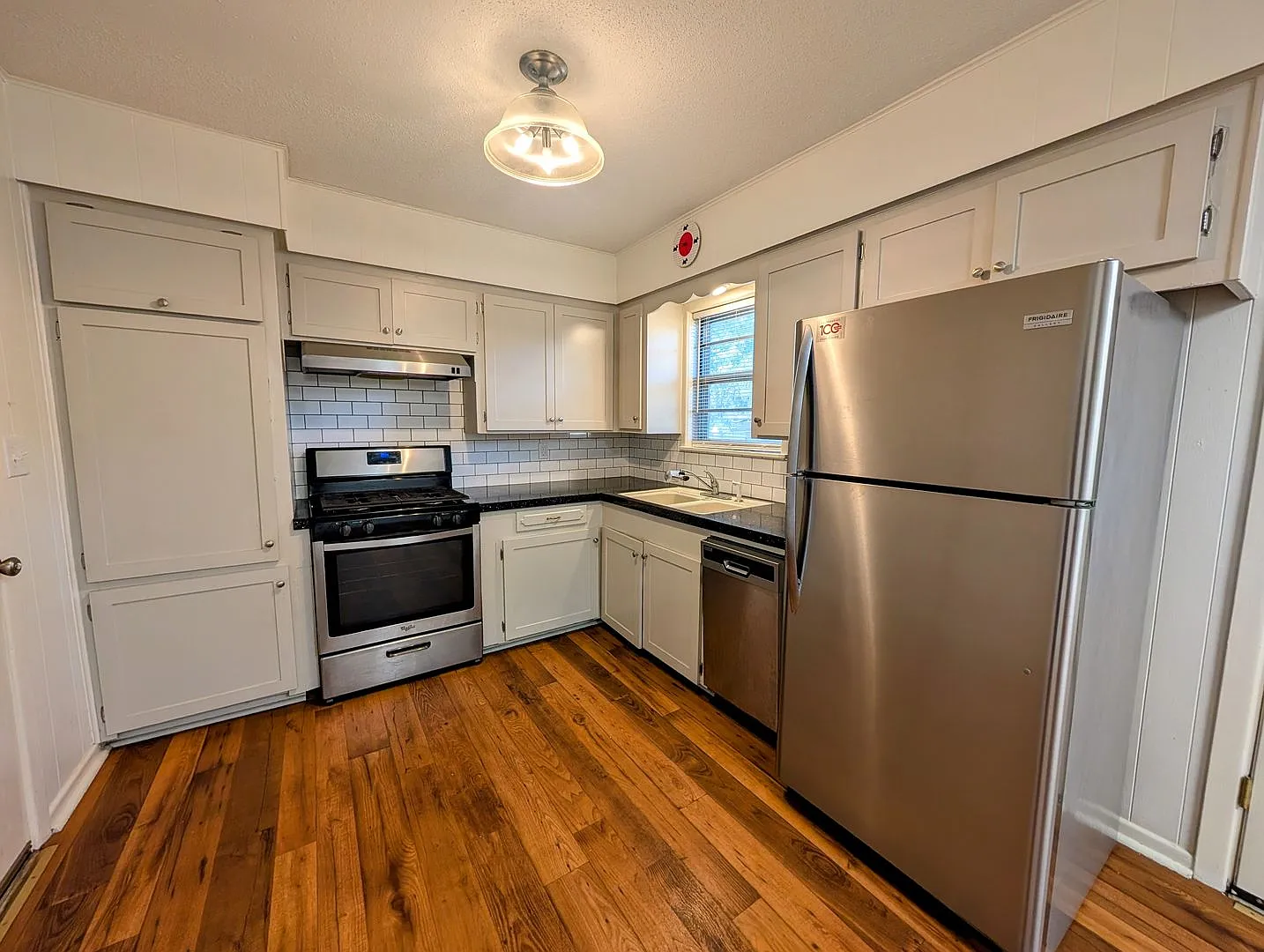 2 Bedroom on the AR side Available Now! — Photo 3