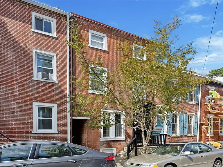 117 E Miner St — Photo 1