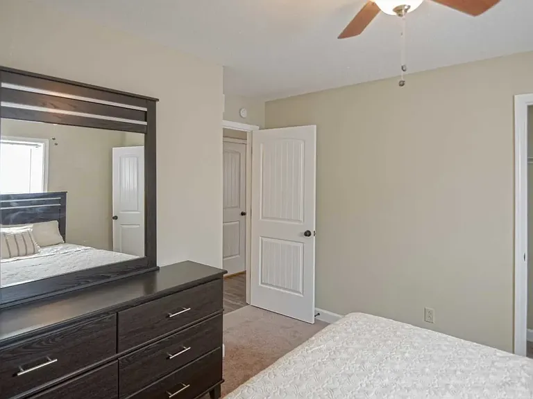 Jackson West Apartments — Photo 10