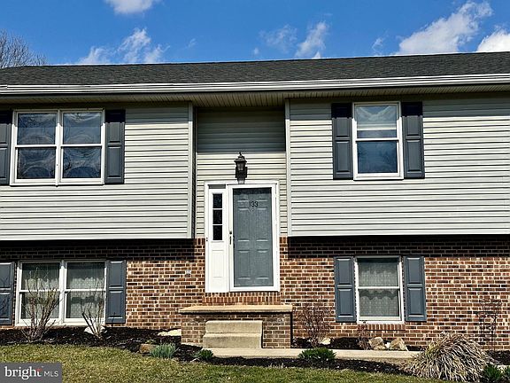 3rd image of 133 Donegal Dr