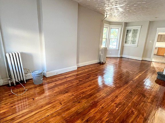 2nd image of 87 Liberty St