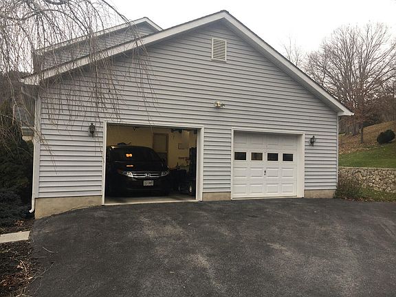 5th image of 102 Mountain Lake Dr