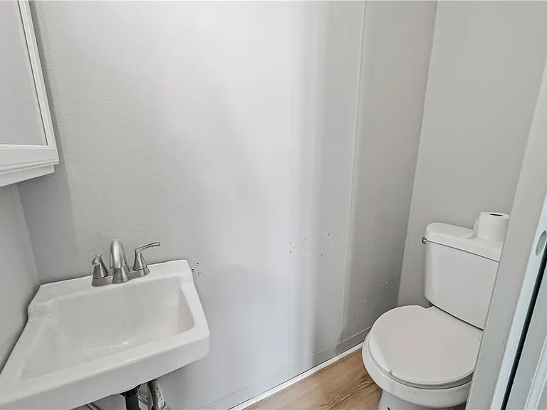 1228 E Centre St — Photo 10