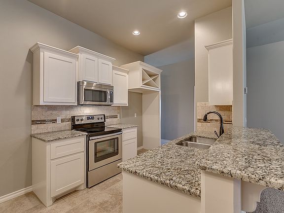 4th image of 9405 NW 91st St