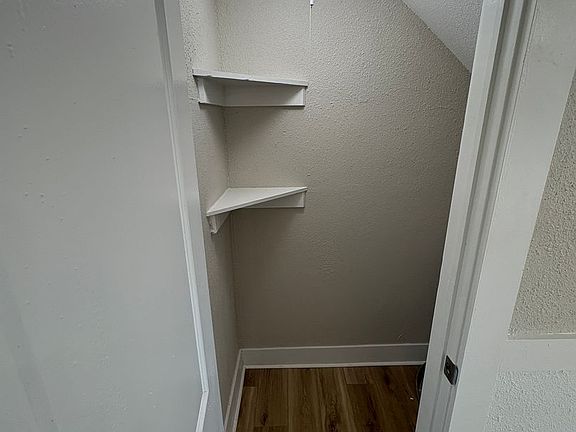 4th image of 644 Kline Ave #3