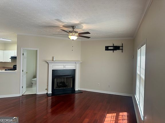 3rd image of 880 Glynn Oaks Dr