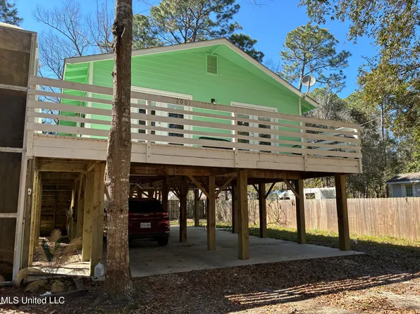 2001 S 7th St, Ocean Springs, MS 39564