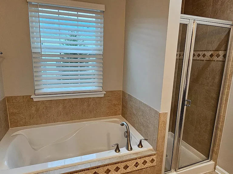 311 Prestwick Ln — Photo 7