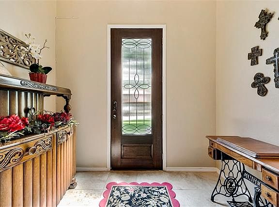 3rd image of 207 Oakmont Dr