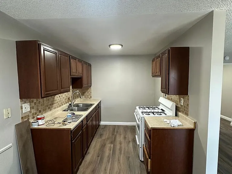 854-856 Orchid Ct. — Photo 3