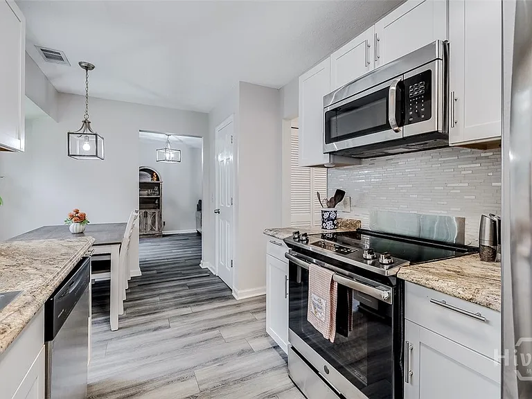 110 Embassy Ct — Photo 18