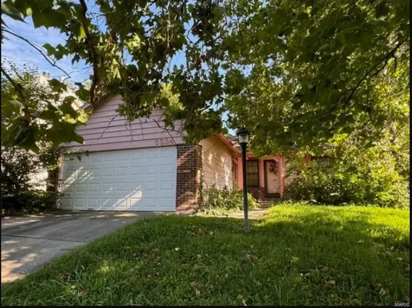 5334 Trailview Dr, Florissant, MO 63033