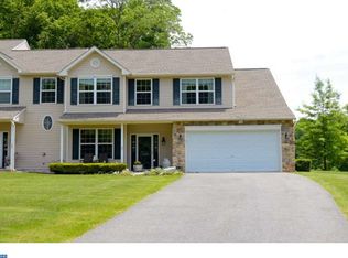 27 Colin Ct, Reading, PA 19606