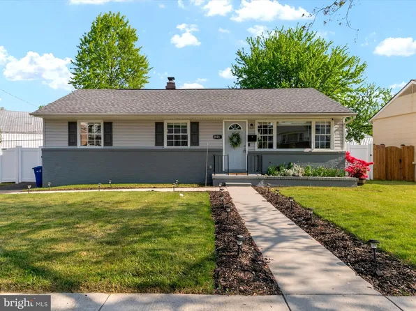 1815 Wycliffe Rd, Parkville, MD 21234