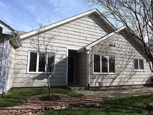 3 bed, 2.0 bath, 1238 sqft, $1,780 — Photo 4
