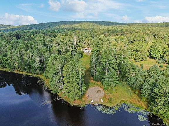 3rd image of 86 Beaver Brook Road
