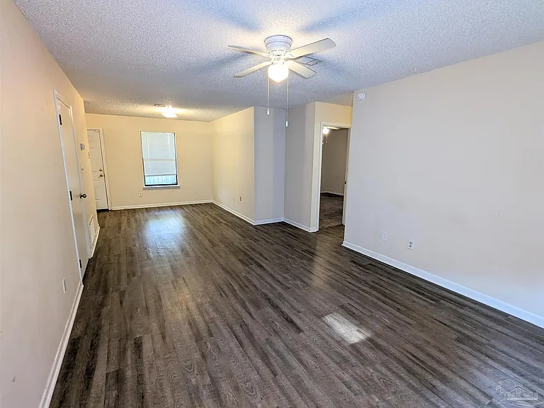 1011 Rentz Ave — Photo 22
