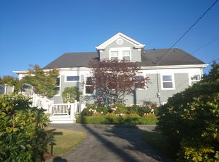 1909 28th Ave W, Seattle, WA 98199