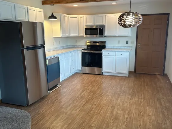 2806 Willow Dr, Plover, WI