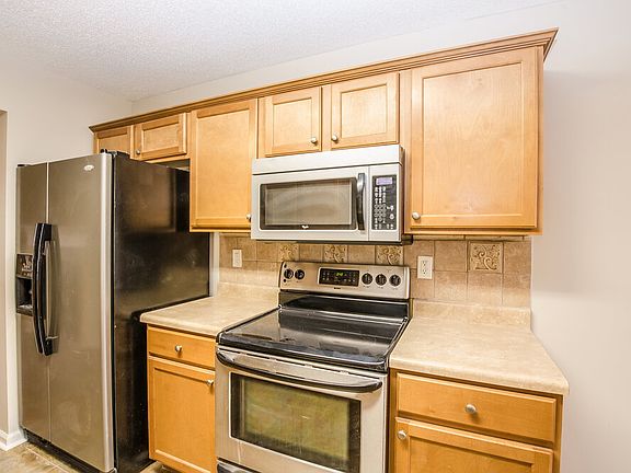 5th image of 10222 Evening Hill Dr