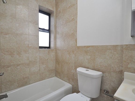5th image of 526 Lafayette Ave APT 7