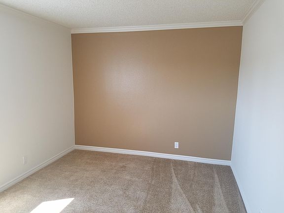 4th image of 324 E 20th St APT 17