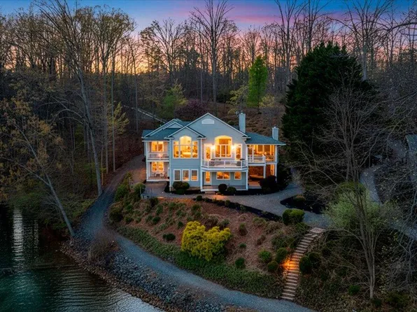 8599 Burnt Chimney Rd, Wirtz, VA 24184