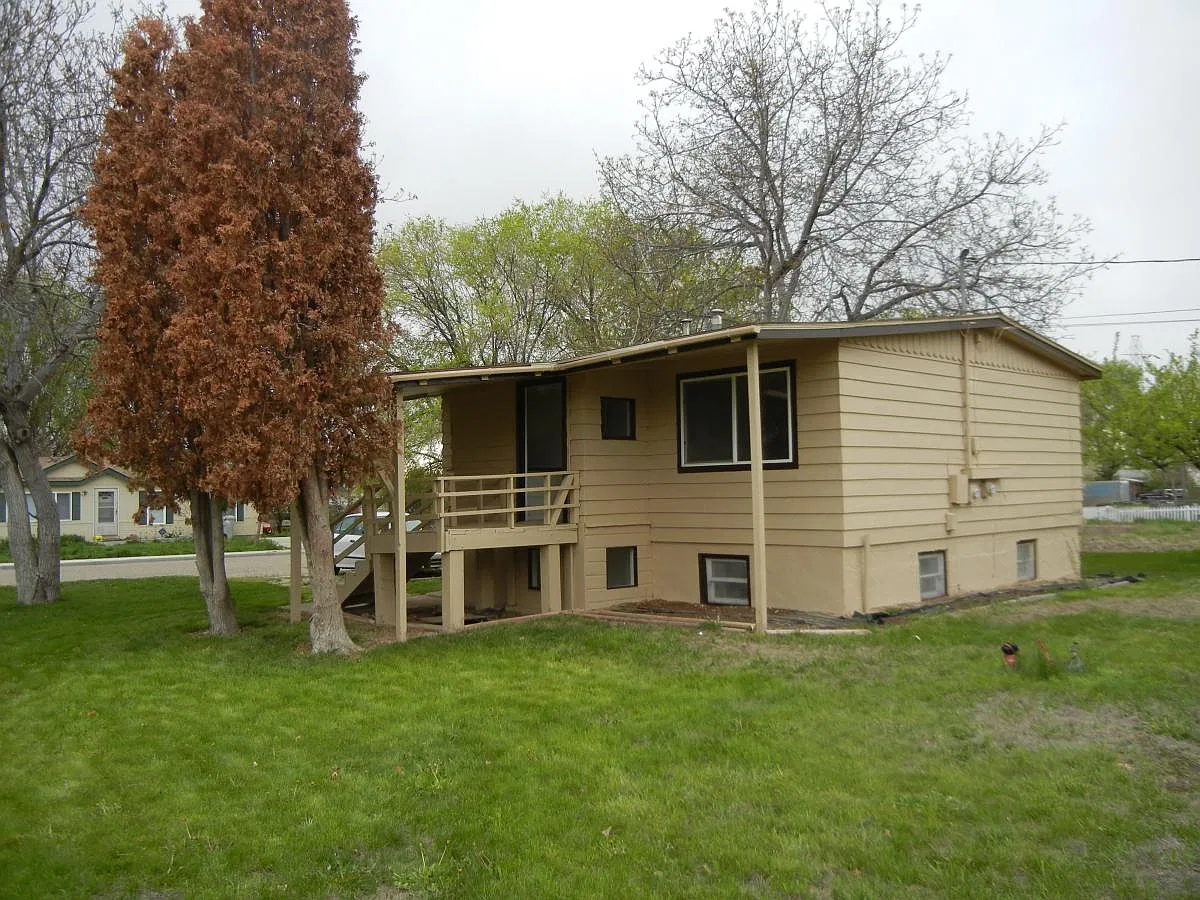 2 bed, 670 sqft, $1,100 — Photo 2