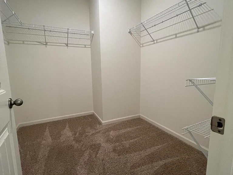 2427 Hyacinth Ln — Photo 7