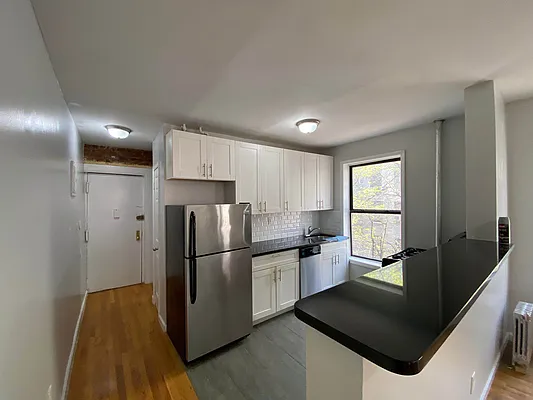 Rented by Bruma Realty LLC | media 25