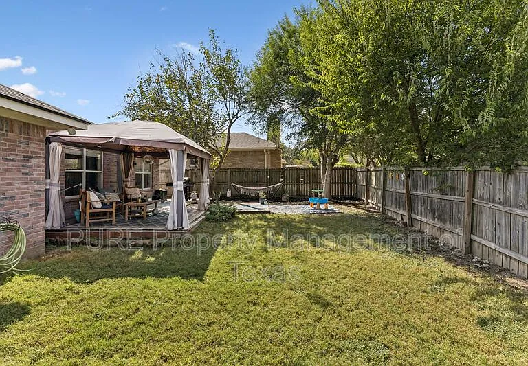 2412 Chestnut Path — Photo 24