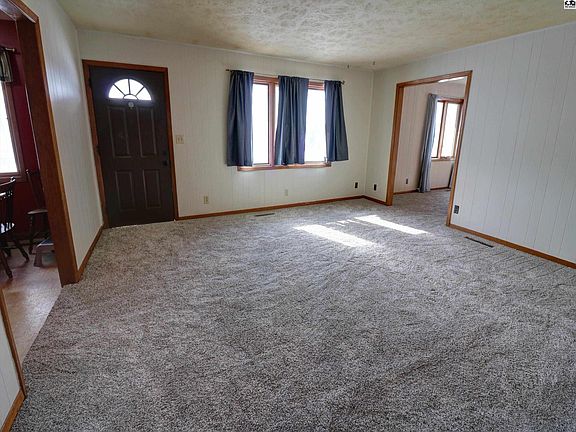 3rd image of 2764 Dakota Rd