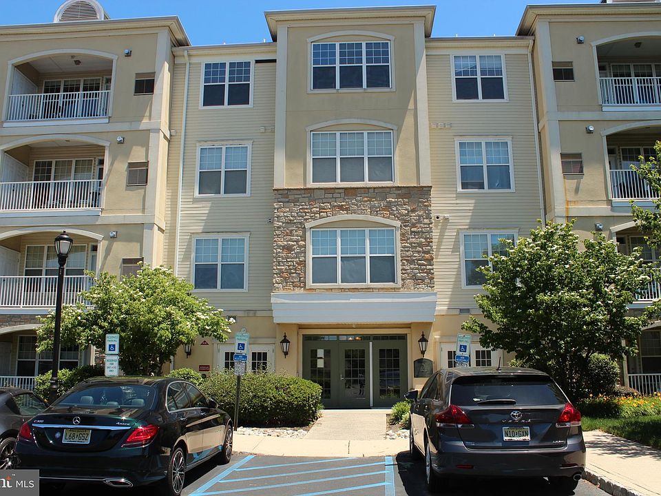 1st image of 217 Masterson Ct