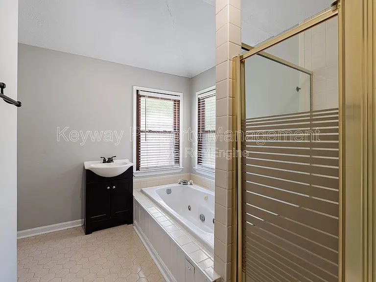 255 Silver Maple Rd — Photo 13