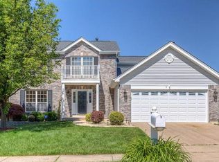 3 Royallbend Ct, O'Fallon, MO 63368