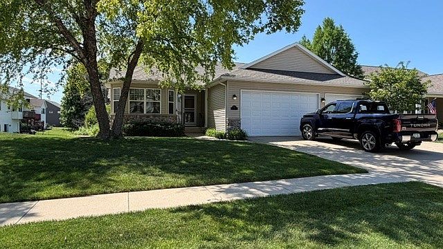1st image of 3411 Forest Valley Ct NE